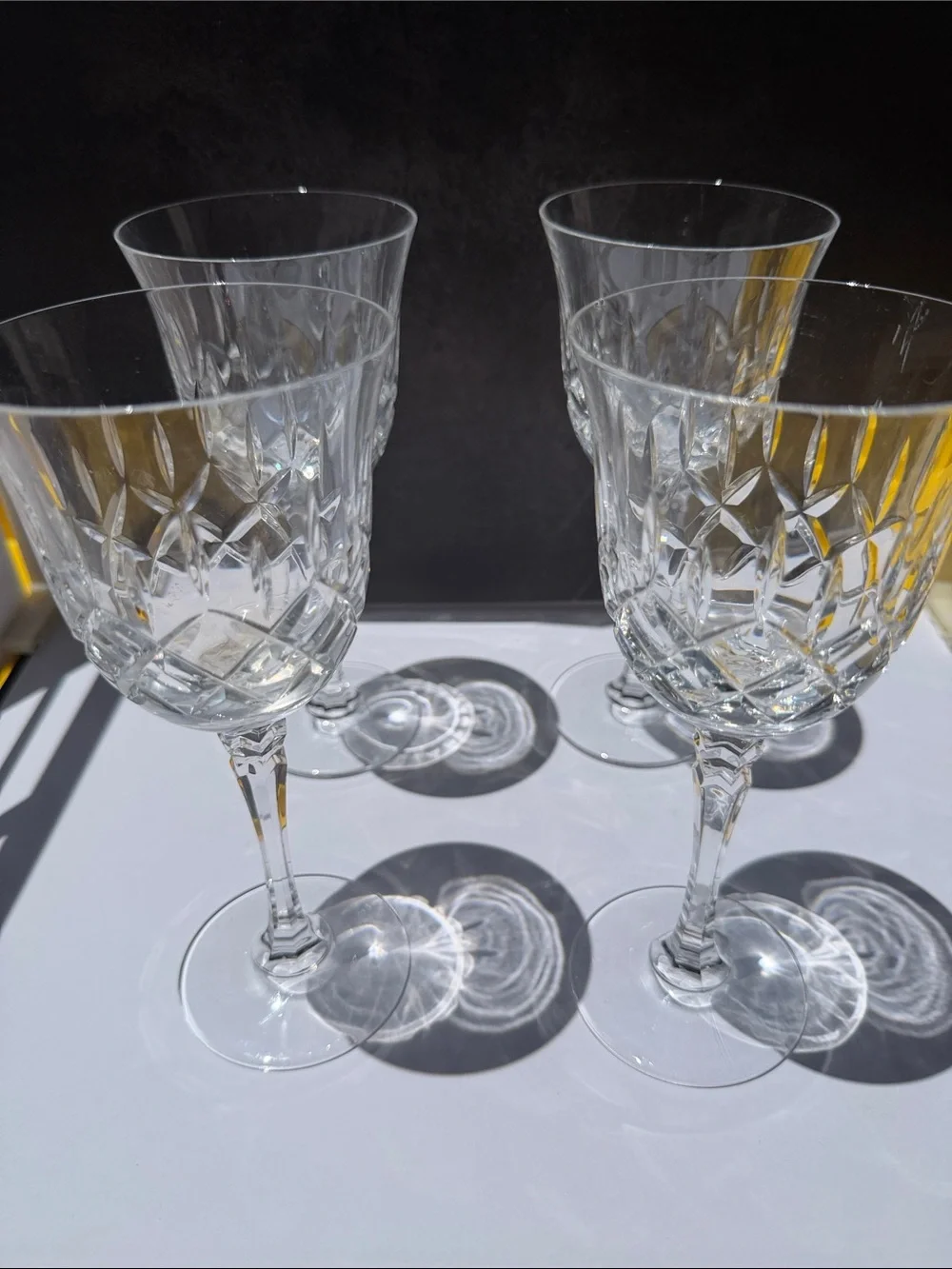Crystal Cut Wine Glasses - Clear Stemware (Set of 4)